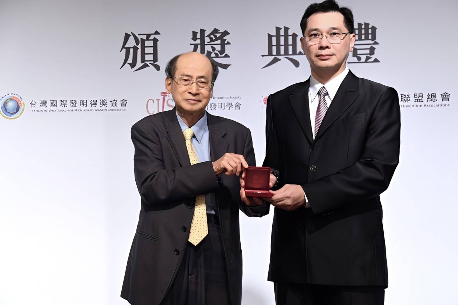 澄康的口罩得到台灣國際發明金牌獎01